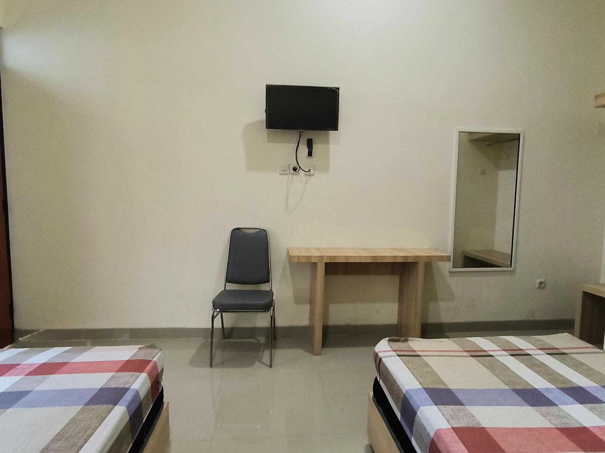 Tentrem Guesthouse Baru Pati Exteriér fotografie